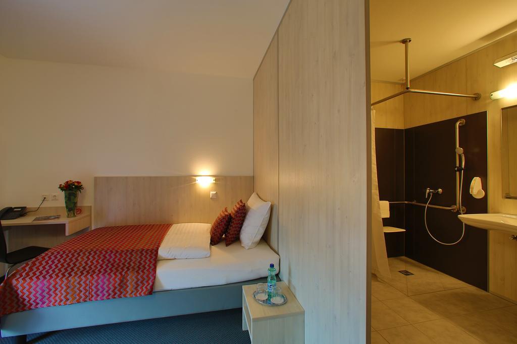 Best Sleep Hotel Spielberg Bei Knittelfeld Номер фото